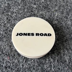 Jones Road Beauty The Best Eyeshadow Champagne
